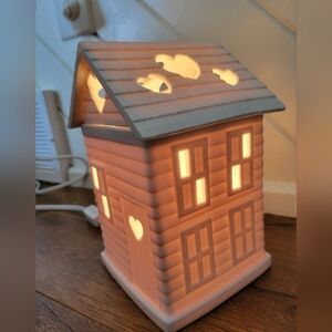 Retired Scentsy built with love full sized warmer. Chip under roof.